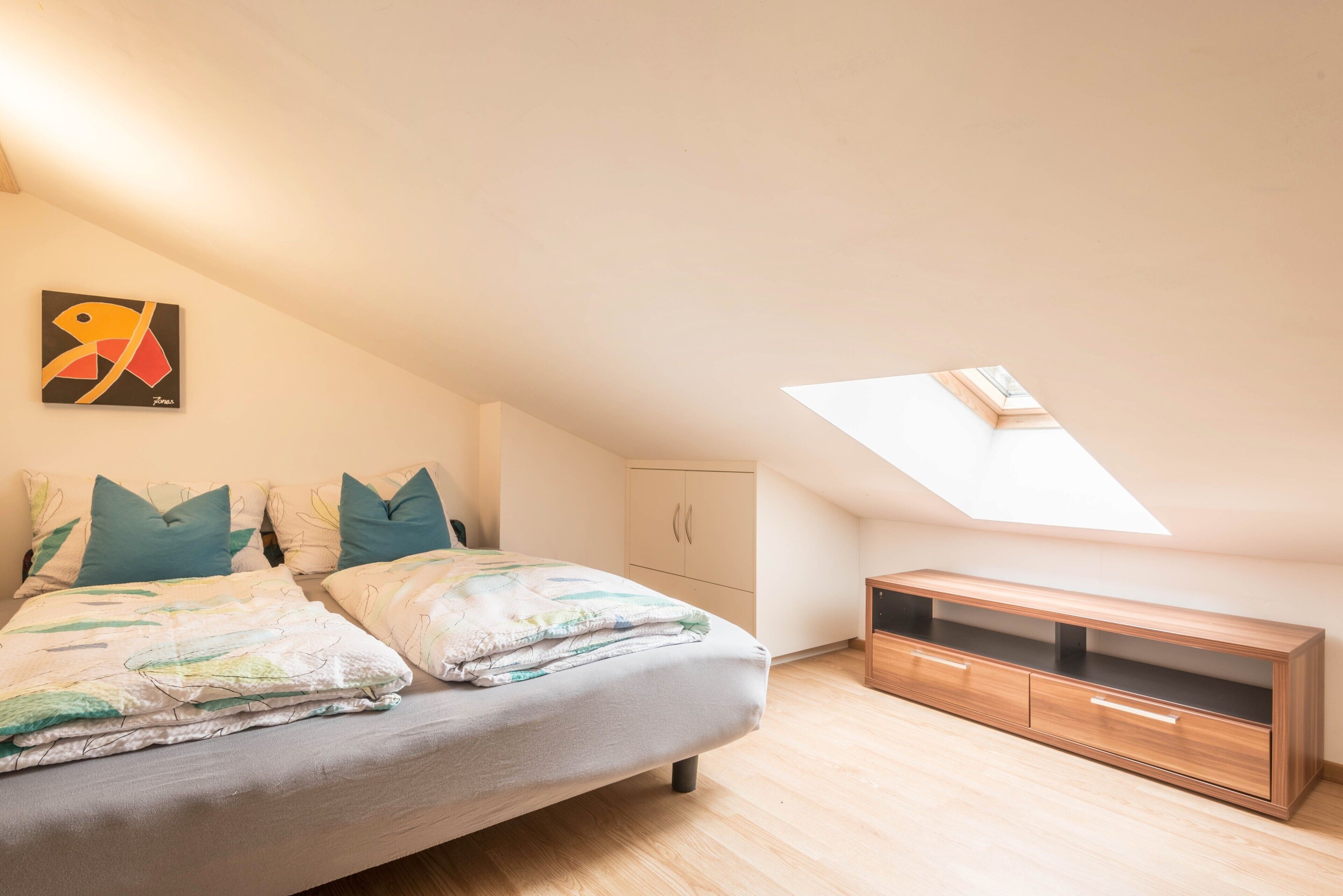 2 bedrooms, iron/ironing board, free WiFi, bed sheets