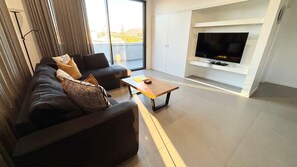 Smart TV, DVD player - Arizons Penthouse Apartment (South West Rocks)