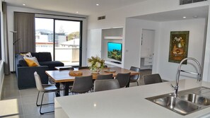 Dining - Arizons Penthouse Apartment (South West Rocks)