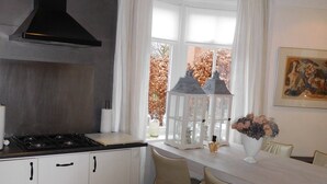 Kaffetrakter/tekoker, kjøleskap, mikrobølgeovn og ovn