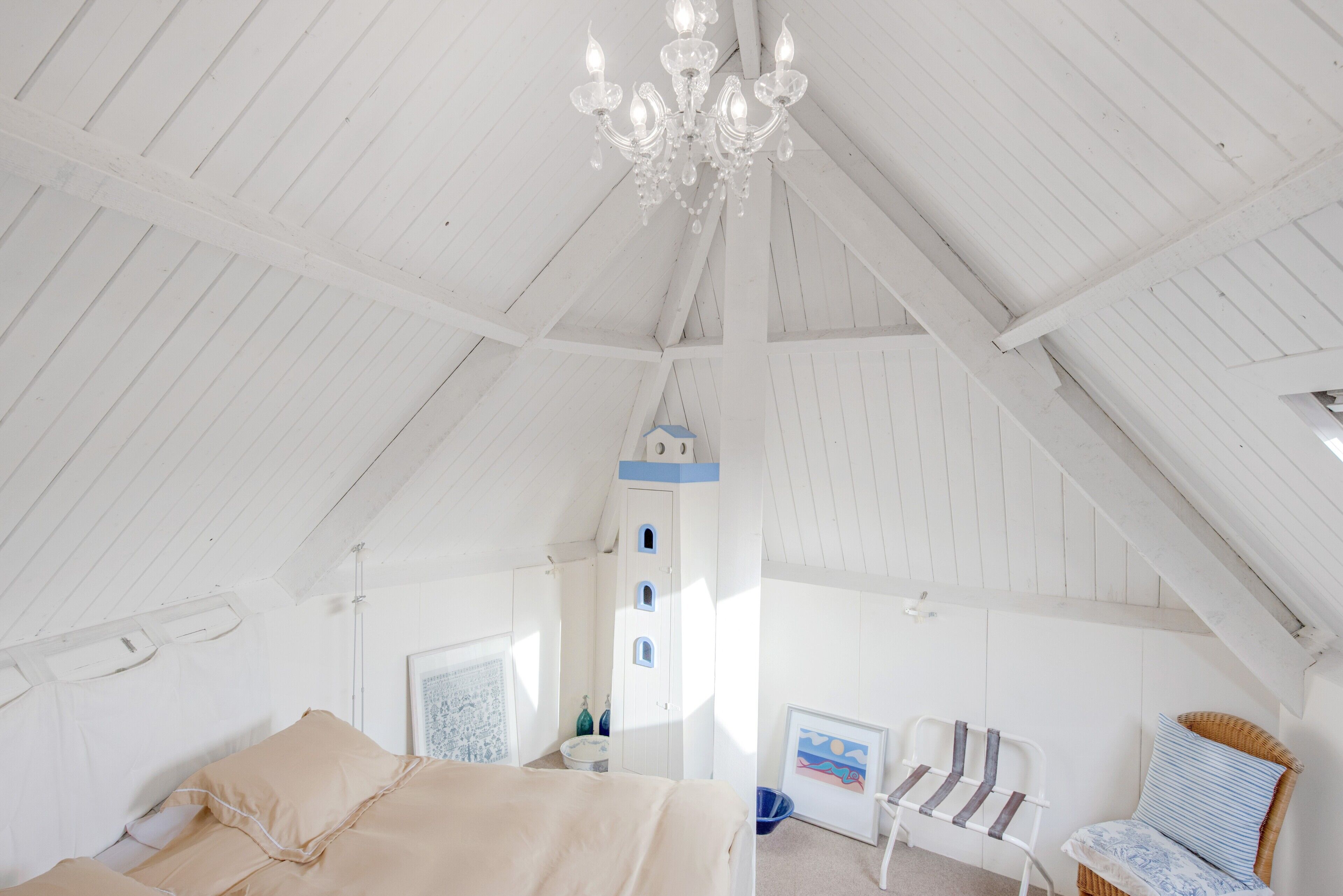 1 habitación, tabla de planchar con plancha, wifi gratis y ropa de cama 