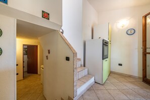 Interior - Vacation Home “Casa Via del Mare” with Sea View, Wi-Fi, Balcony, Garden & Terrace (villasimius)
