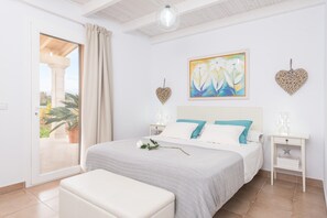 3 bedrooms, iron/ironing board, free WiFi, bed sheets