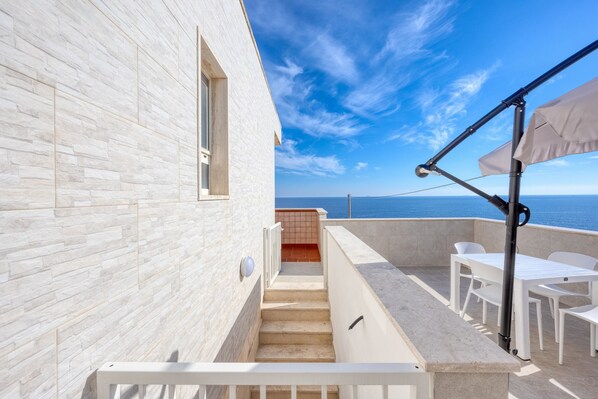 Terrace/patio - Cosy Home Minutes From Seaside - Casa Vacanza Marina (MARINA DI ANDRANO)