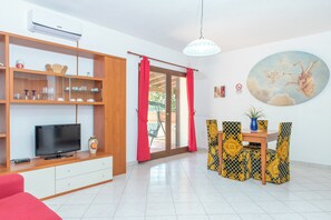 TV - Wonderful holiday complex with pool (Telti)