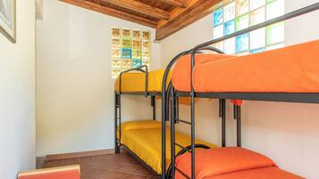 2 Schlafzimmer, BĂŒgeleisen/BĂŒgelbrett, kostenloses WLAN, BettwĂ€sche