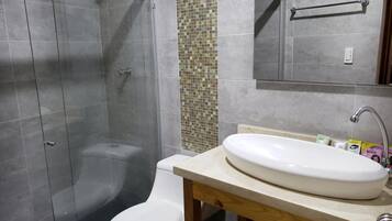 Đồ dùng nhà tắm miễn phí, khăn tắm