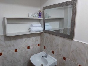 Dusche, Handtücher, Seife, Shampoo