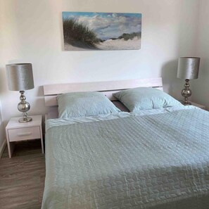 2 Schlafzimmer, schallisolierte Zimmer, Bügeleisen/Bügelbrett, WLAN