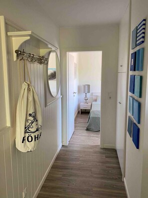 Unclassified image, 5 of 13, button