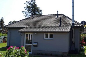 Unclassified image, 2 of 12, button