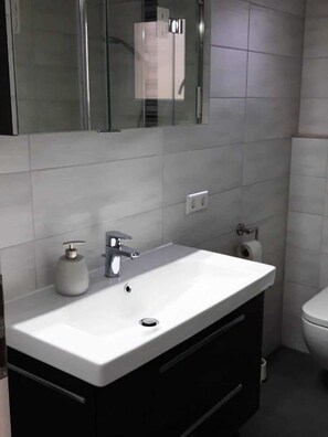 Unclassified image, 4 of 12, button