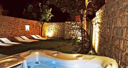 Beautiful Traditional Dubrovnik Villa | 4 Bedrooms | Villa Cavtat Heritage | Private Jacuzzi & Sauna | Cavtat