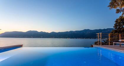Beautiful Korcula Villa | A Few Steps To The Sea | Villa Korcula Waterfront |.