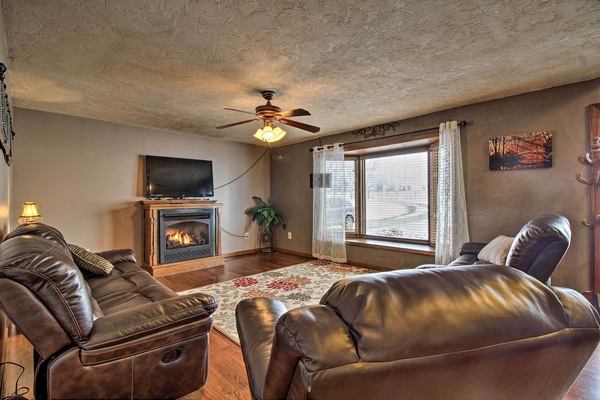 Willard Vacation Rental | 4BR | 2.5BA | 2,500 Sq Ft | Stairs Required