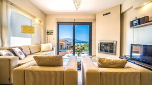 Smart-TV, Kamin, DVD-Player, Bücher