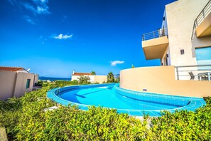 Außenpool, Liegestühle