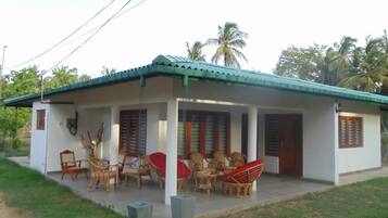 Coin salon dans le hall