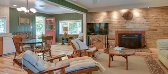 Waterfront Annapolis Cottage: Fire Pit & Pier