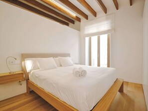 4 Schlafzimmer, Bügeleisen/Bügelbrett, Reisekinderbett, WLAN