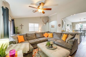 TV - Long-Term Stay in San Tan Valley, Near Hospitals (Queen Creek)