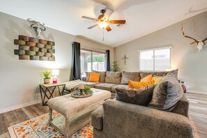 TV - Long-Term Stay in San Tan Valley, Near Hospitals (Queen Creek)