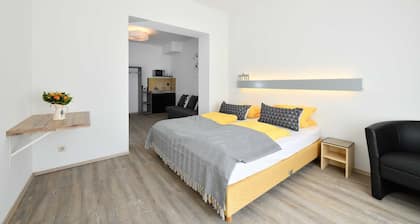 Studio-Apartment - Ford Apartment