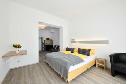 Studio Apartment - Ford Apartment