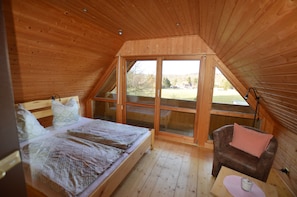 4 bedrooms, iron/ironing board, travel cot, free WiFi