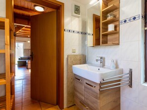 Haartrockner, Seife, Toilettenpapier