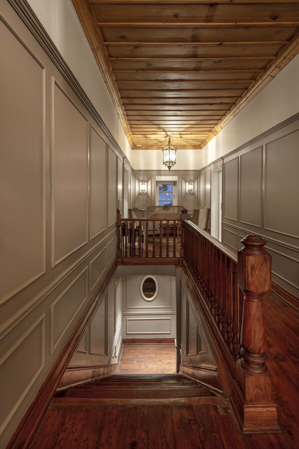 Hallway - Elgin Hall (Dalhousie)