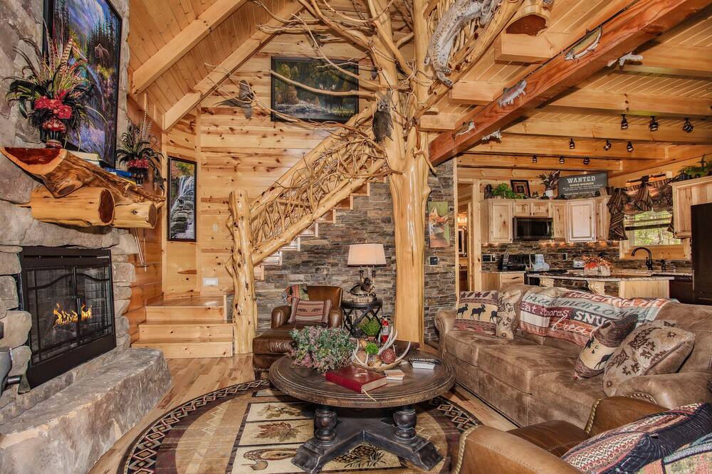 Unrivaled: Views! Exquisite Detail throughout, Home Theater, Fire Pit, Premier+, near Attractions!