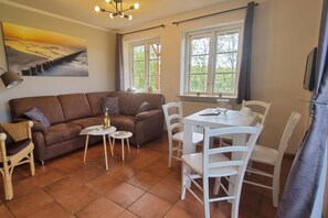 Unclassified image, 2 of 8, button - Strandwiese, Haus Faltings Whg. 1, EG (Nieblum)