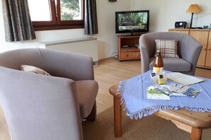 Unclassified image, 4 of 8, button