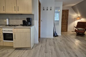 Unclassified image, 2 of 15, button