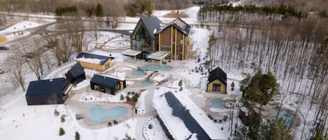 المنشأة من الخارج