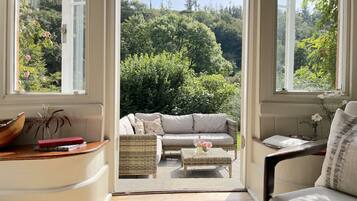 Fernseher, Kamin, DVD-Player, Tischtennisplatte