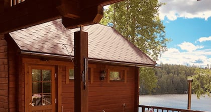 House with 2 saunas, BBQ and big terrace by the lake.
