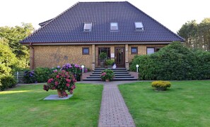 Unclassified image, 3 of 6, button