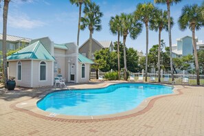 Pool - Gorgeous & Spacious 4 Bdrm, Sleeps 14, Close To Beach & Pool! BCH SERVICE!! (Destin)