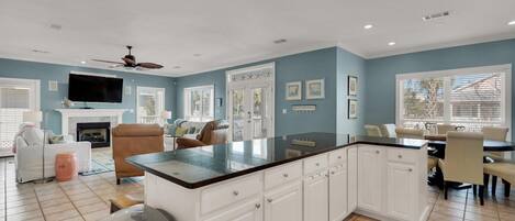 المنشأة من الداخل