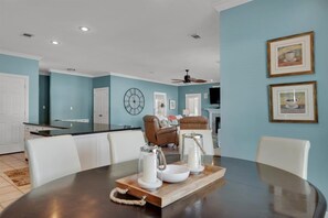 Dining - Gorgeous & Spacious 4 Bdrm, Sleeps 14, Close To Beach & Pool! BCH SERVICE!! (Destin)