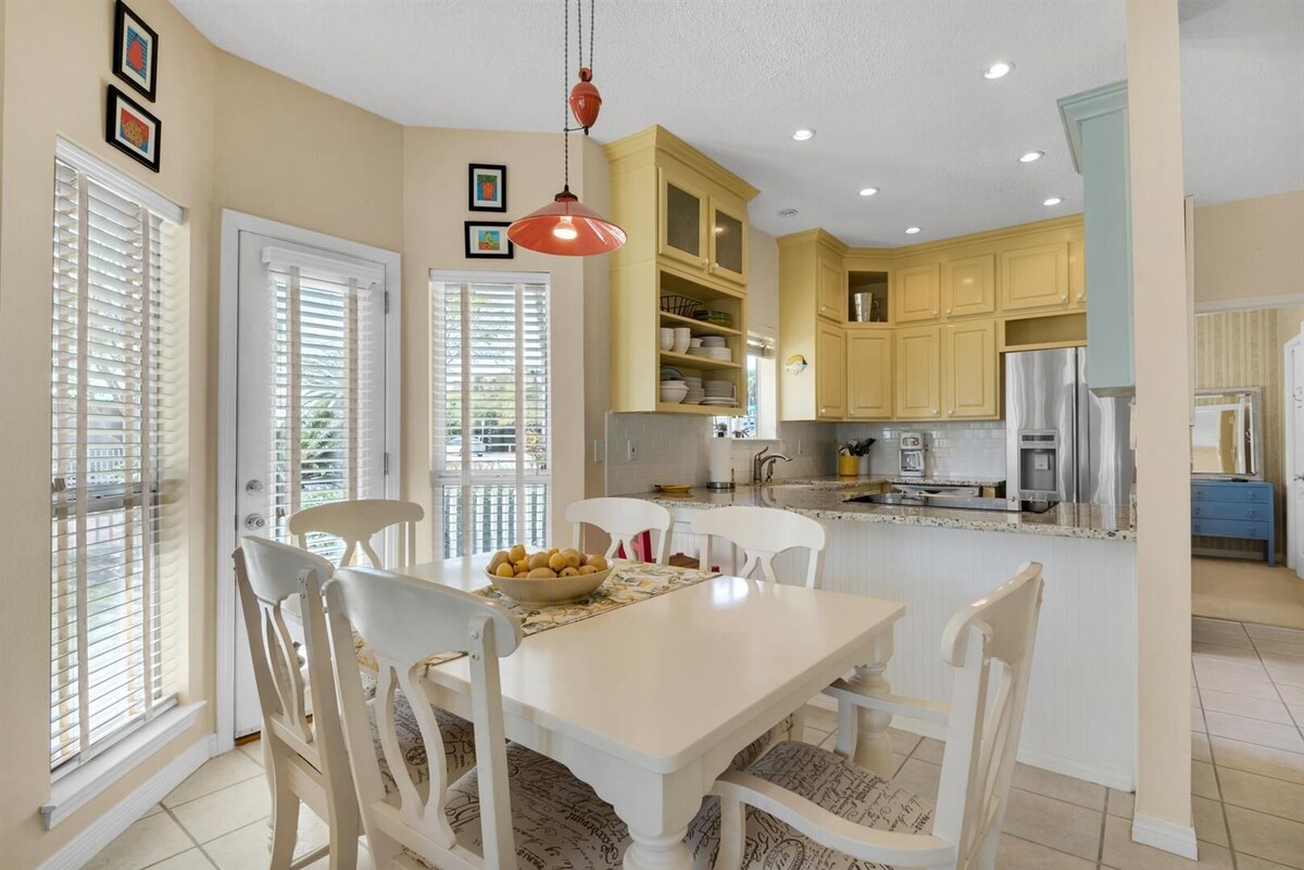 Photo 20 of ADORABLE DESTIN BEACH COTTAGE! 1 min walk to beach! Gulf View! Private Pool!