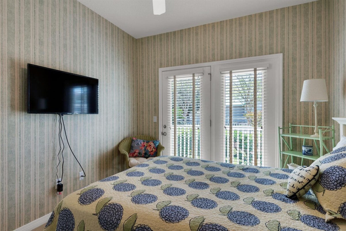 Photo 24 of ADORABLE DESTIN BEACH COTTAGE! 1 min walk to beach! Gulf View! Private Pool!