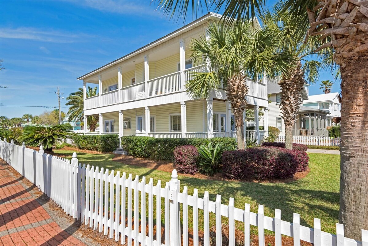 Photo 5 of ADORABLE DESTIN BEACH COTTAGE! 1 min walk to beach! Gulf View! Private Pool!