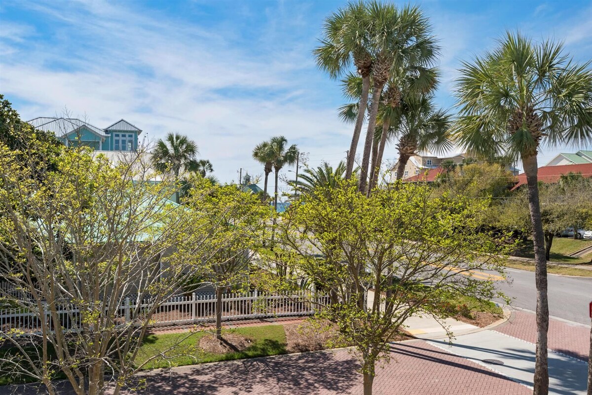 Photo 43 of ADORABLE DESTIN BEACH COTTAGE! 1 min walk to beach! Gulf View! Private Pool!