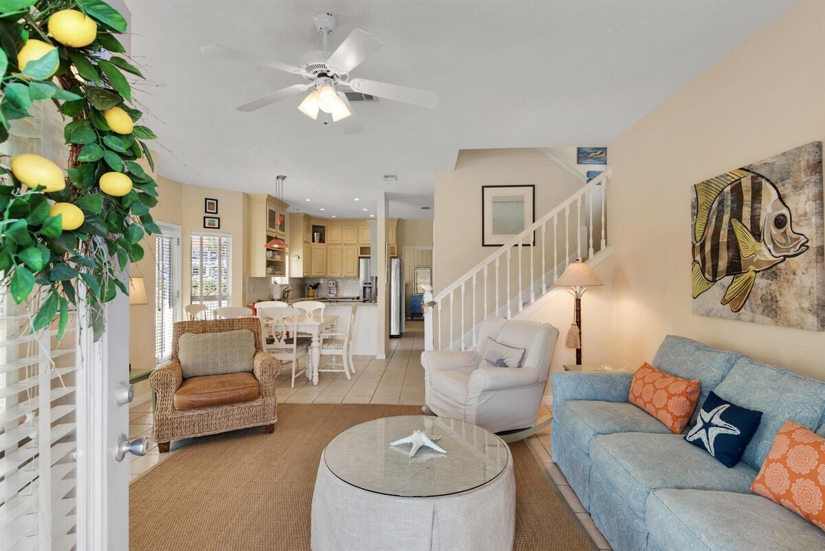 Photo 11 of ADORABLE DESTIN BEACH COTTAGE! 1 min walk to beach! Gulf View! Private Pool!