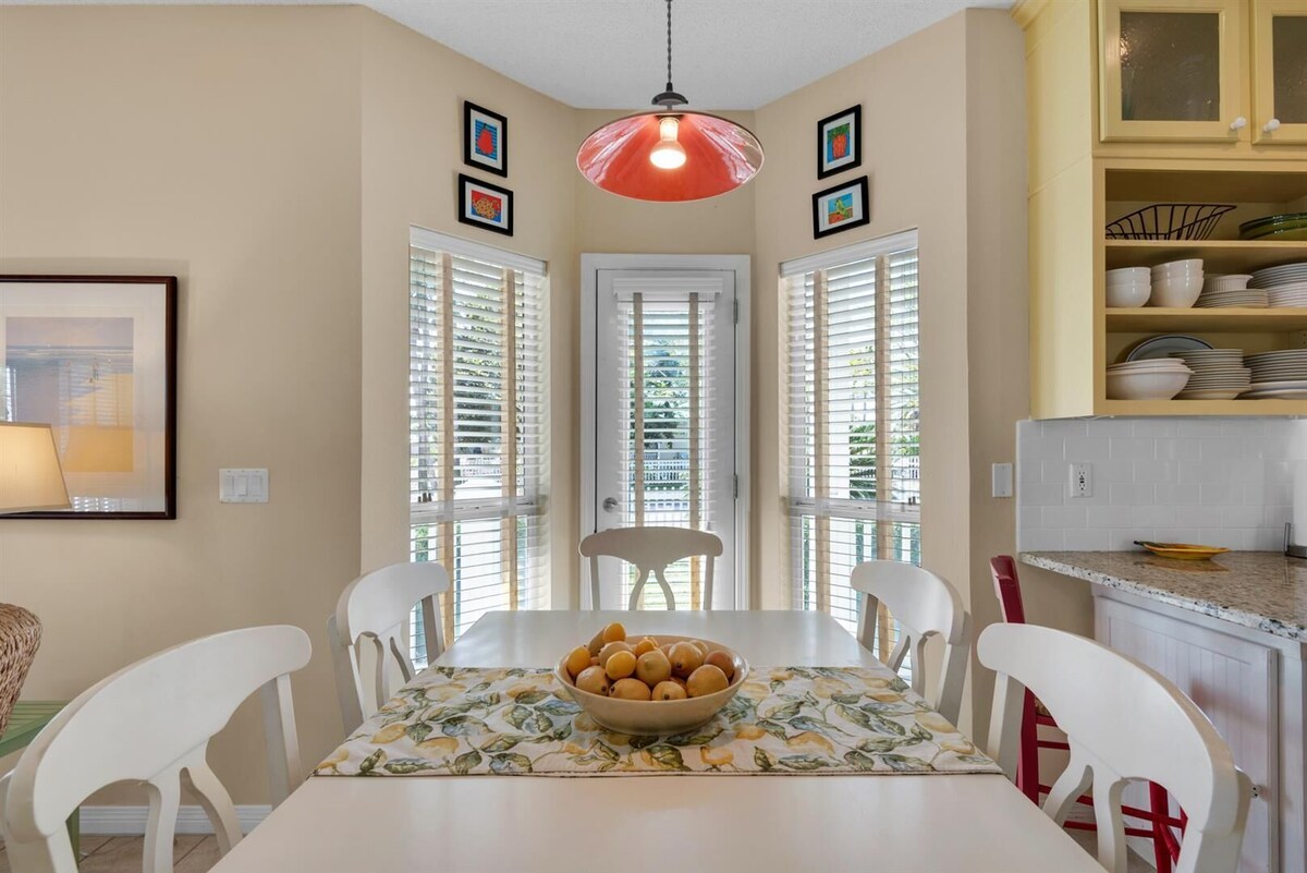 Photo 21 of ADORABLE DESTIN BEACH COTTAGE! 1 min walk to beach! Gulf View! Private Pool!