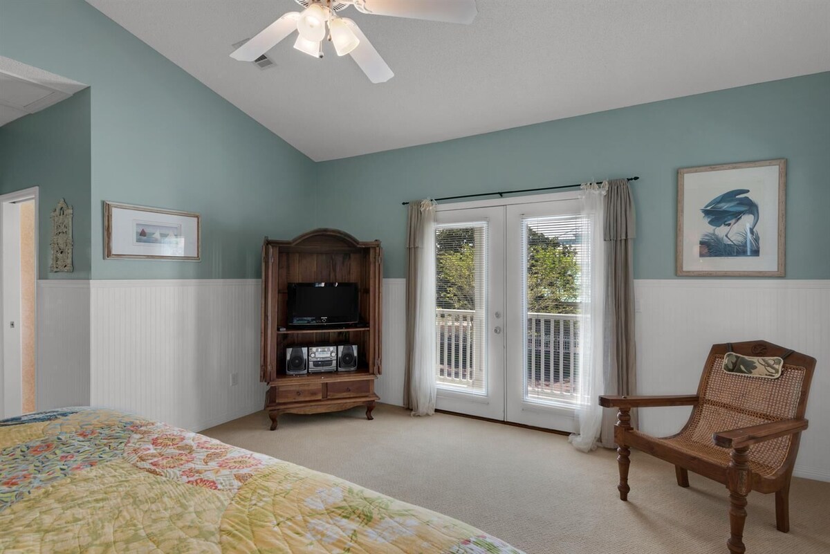 Photo 33 of ADORABLE DESTIN BEACH COTTAGE! 1 min walk to beach! Gulf View! Private Pool!