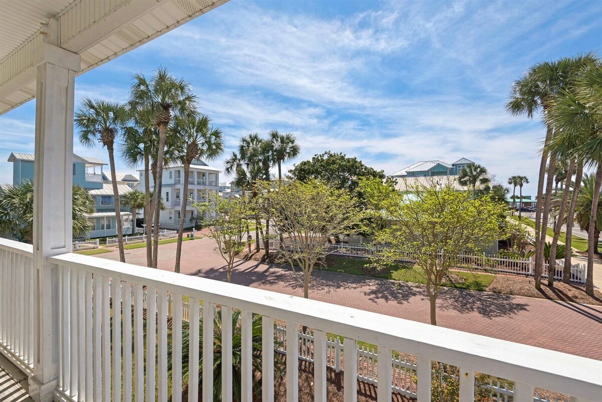 Photo 42 of ADORABLE DESTIN BEACH COTTAGE! 1 min walk to beach! Gulf View! Private Pool!